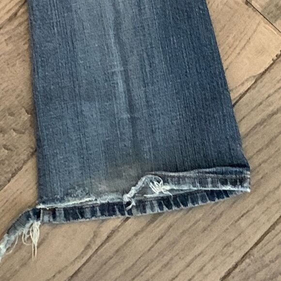 Refuge | Juniors Premium Denim Flare Blue Jeans Medium Wash 3R - Picture 4 of 11